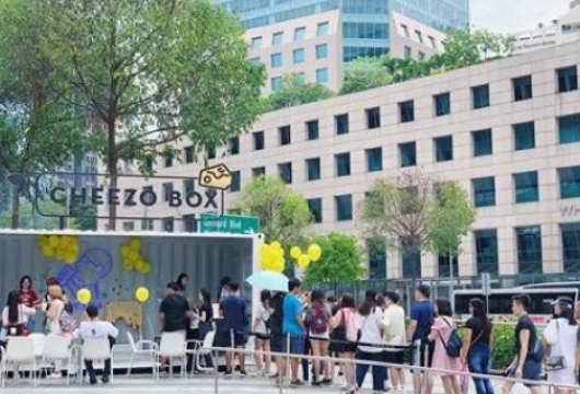 排隊打卡的喜茶芝芝集裝箱火爆閃現，為何時尚茶飲都選擇集裝箱設計？